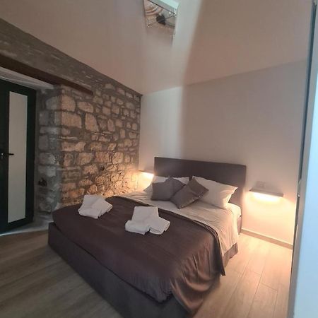 Il Campanile Hotel Santa Maria del Molise Bagian luar foto